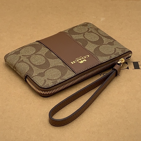 COACH Corner Zip Wristlet In Signature Canvas - Picture 11 of 16